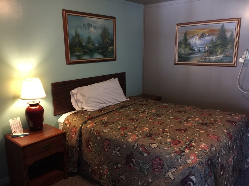 Cooper Motel Tuscola Екстер'єр фото