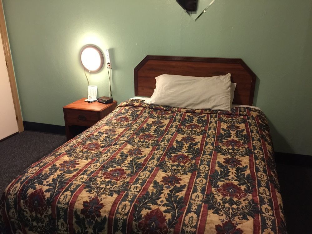 Cooper Motel Tuscola Екстер'єр фото
